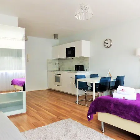 Hosapartments City Center Apartment *